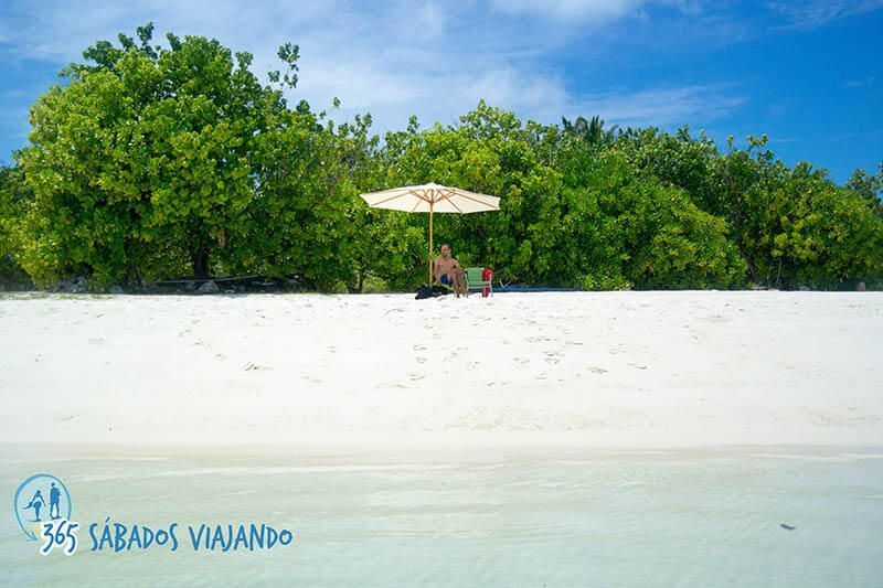playa en maldivas
