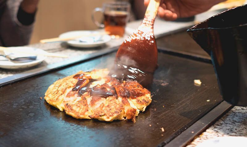 okonomiyaki, la comida en Japón es todo un arte que no te puedes perder