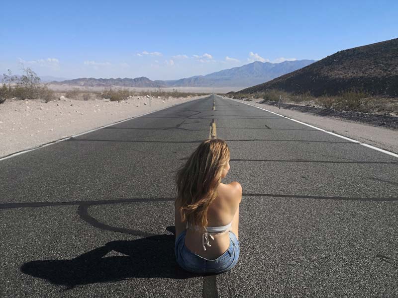 Carreteras infinitas en el Valle de la Muerte