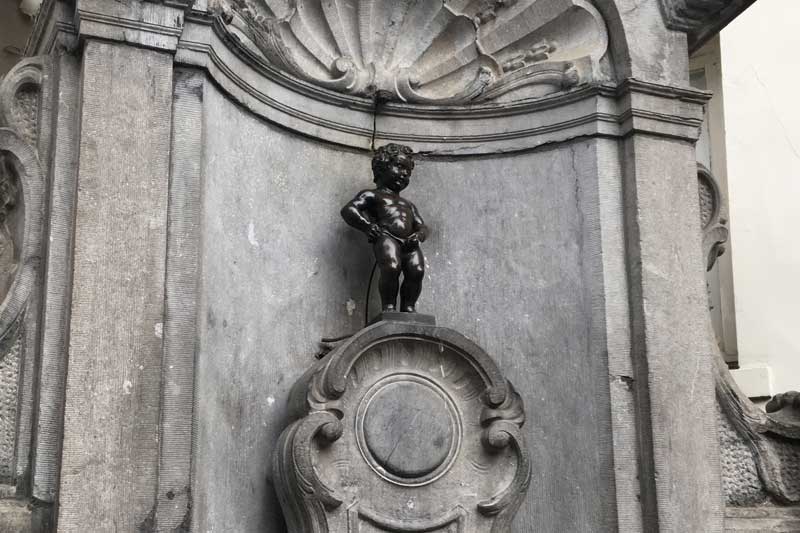 Qué ver en Bruselas, la estatua Manneken Pis es un referente en toda Bélgica