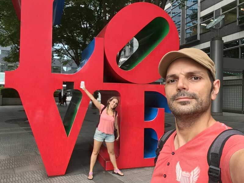 Uno de los lugares que visitar en la capital de Japón son las letras LOVE