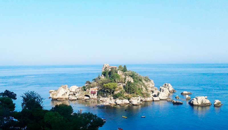una de las fotos que te llevarás de taormina es esta de la Isola Bella