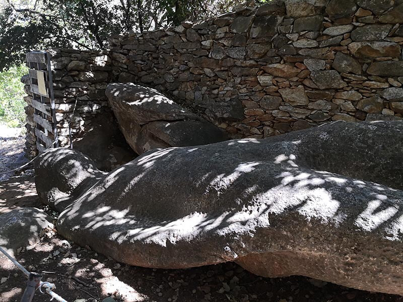 estatuas de naxos kouros de flerio grecia