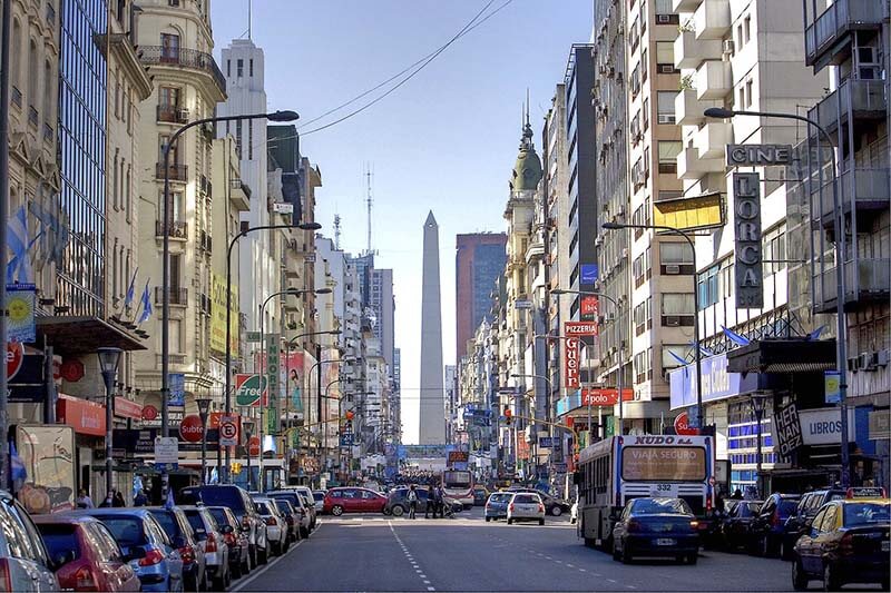 obelisco centro de la capital de argentina
