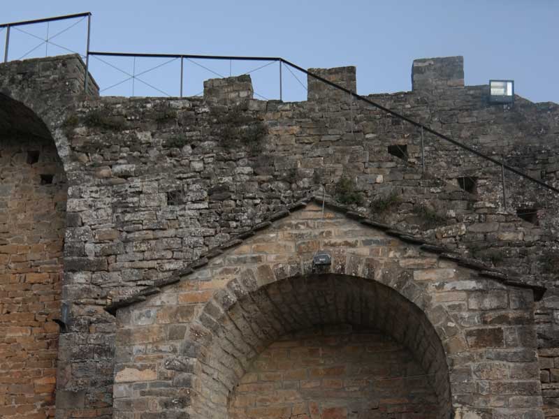 muralla ainsa