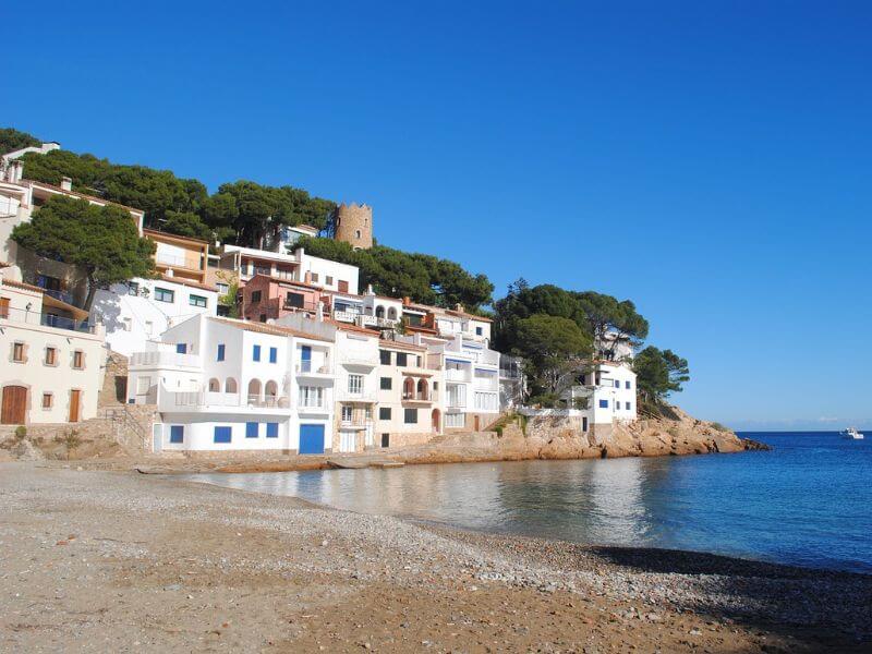 pueblos de la costa brava Begur pueblos bonitos cerca de la playa