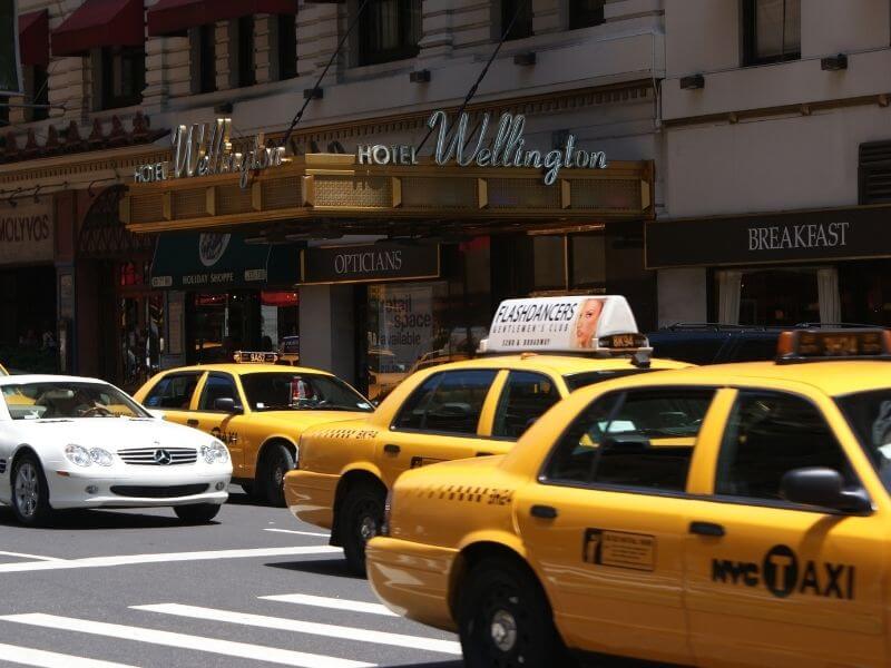 Taxi amarillo en Manhattan con tarifa plana